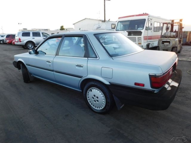 1989 Toyota Camry Deluxe - photo 4