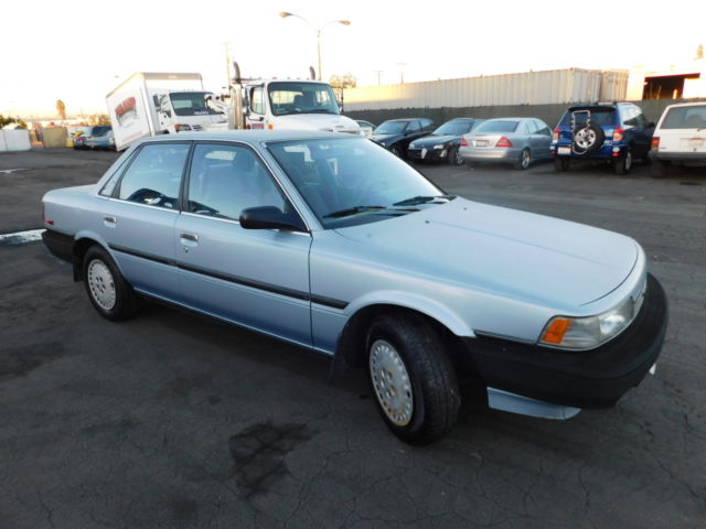 1989 Toyota Camry DLX Sedan 4-Door
