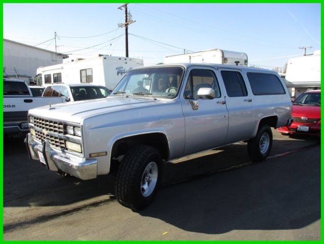C 1990 Chevrolet Suburban V2500 Used 5.7L V8 16V Automatic NO RESERVE 1990 Chevrolet Suburban V2500