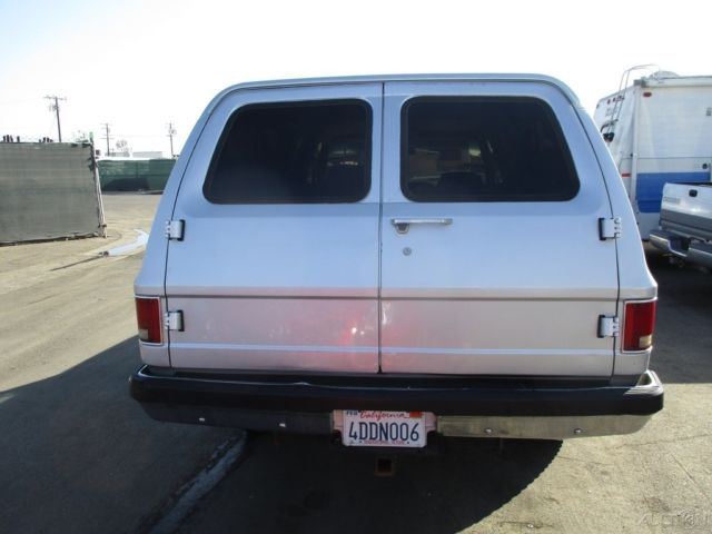 1990 Chevrolet Suburban V2500 - photo 4