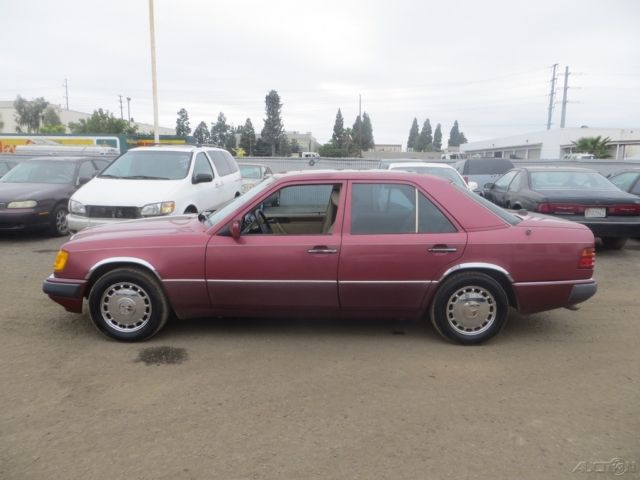 1990 Mercedes-Benz 300-Series 4 Dr - photo 3