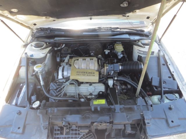 1991 Buick Riviera Luxury Coupe 2-Door - photo 10