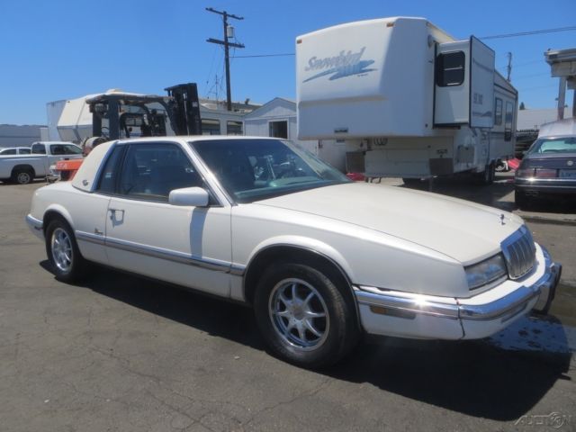 1991 Buick Riviera Luxury Coupe 2-Door - photo 7