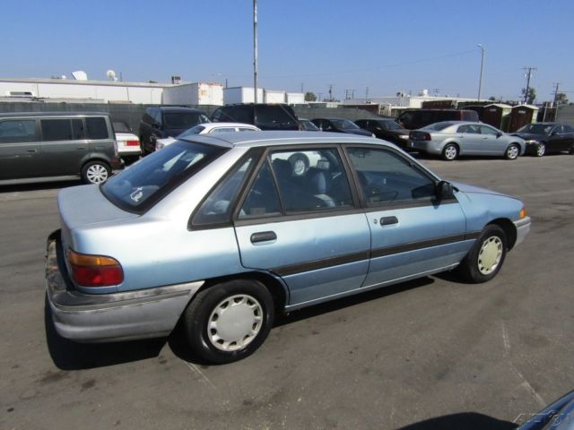 1991 Ford Escort LX - photo 12