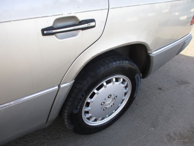 1991 Mercedes-Benz 300-Series 4 Dr - photo 12