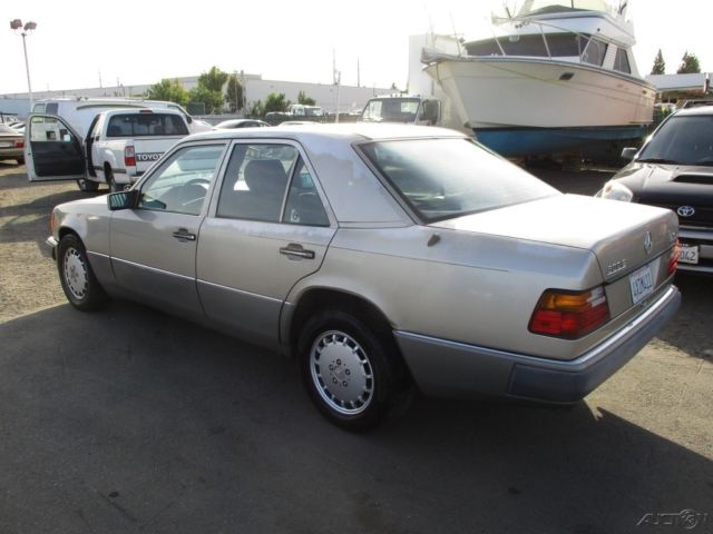 1991 Mercedes-Benz 300-Series 4 Dr - photo 3