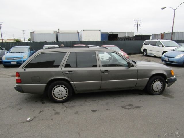 1991 Mercedes-Benz 300-Series 4 Dr 4MATIC® AWD - photo 6