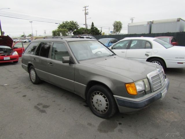 1991 Mercedes-Benz 300-Series 4 Dr 4MATIC® AWD - photo 7