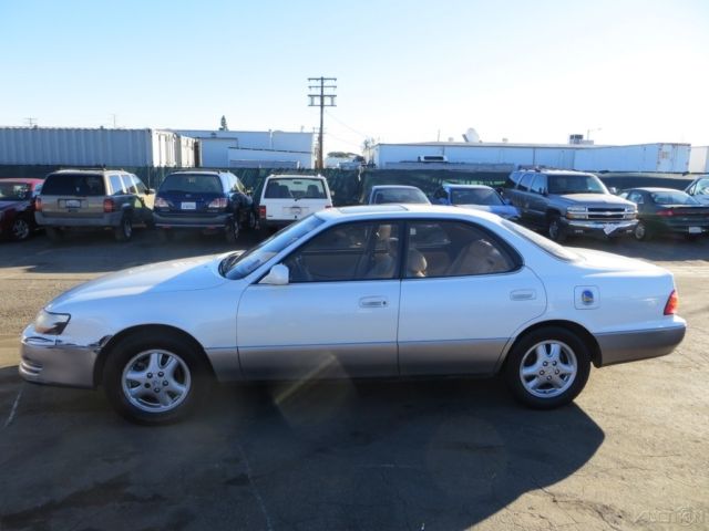 1992 Lexus ES Base Sedan 4-Door - photo 2
