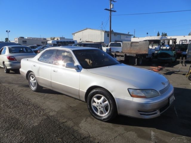 1992 Lexus ES Base Sedan 4-Door - photo 7