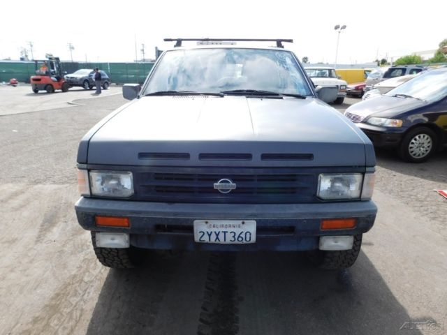 1992 Nissan Pathfinder XE - photo 2