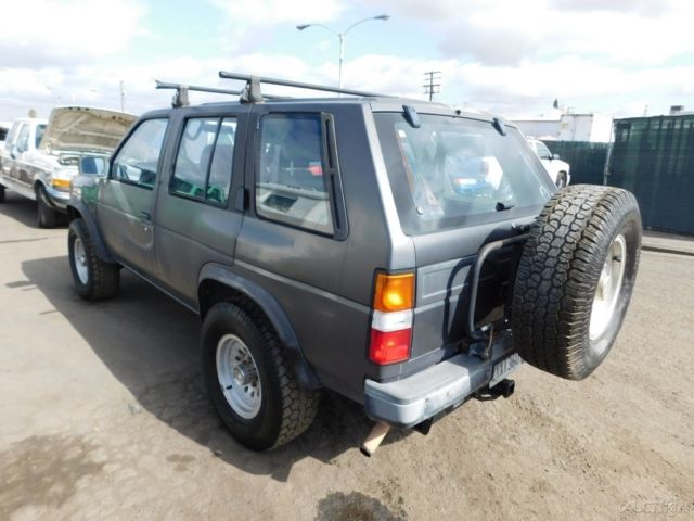 1992 Nissan Pathfinder XE - photo 4