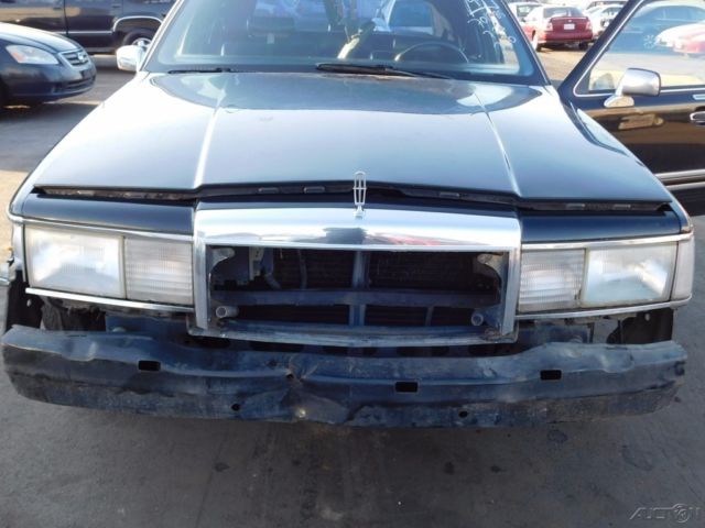 1992 Lincoln Town Car Signature - photo 7