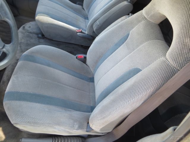 1993 Toyota Previa LE - photo 11