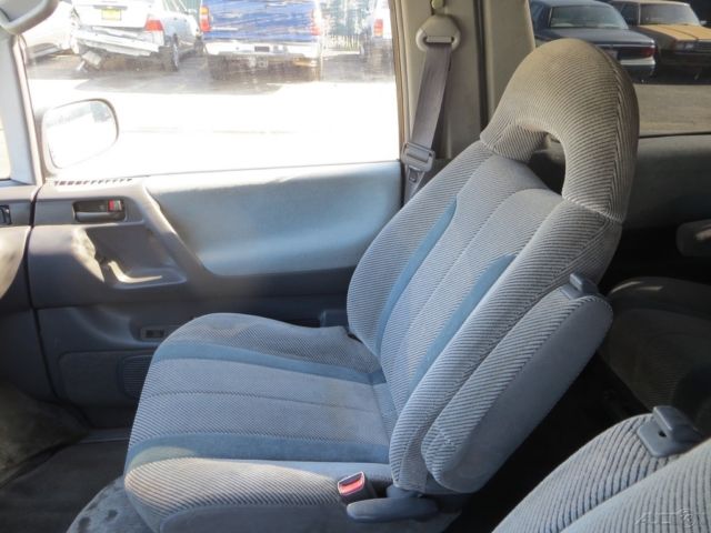 1993 Toyota Previa LE - photo 12
