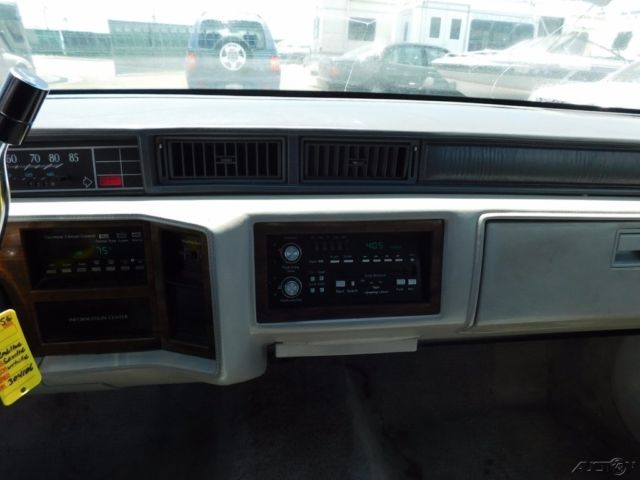 1993 Cadillac DeVille - photo 12