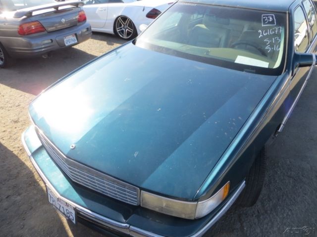 1994 Cadillac DeVille Base Sedan 4-Door - photo 10