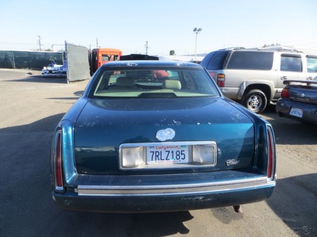 1994 Cadillac DeVille Base Sedan 4-Door - photo 3