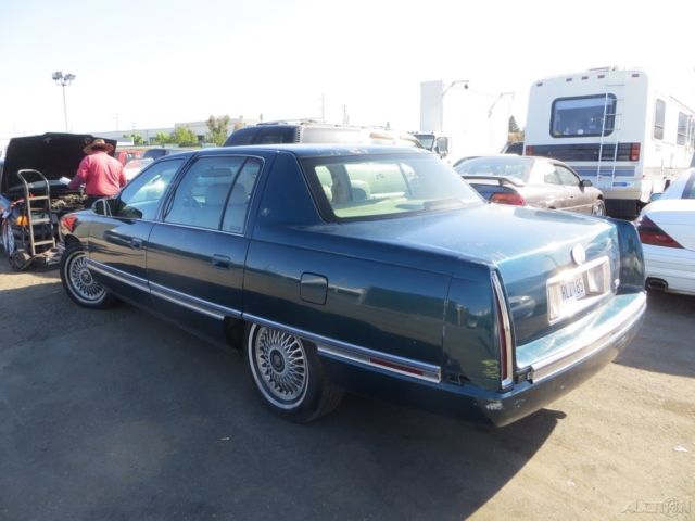 1994 Cadillac DeVille Base Sedan 4-Door - photo 4