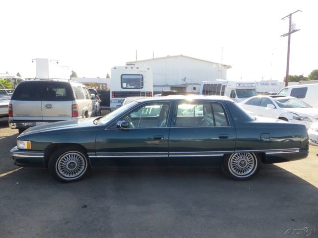 1994 Cadillac DeVille Base Sedan 4-Door - photo 5