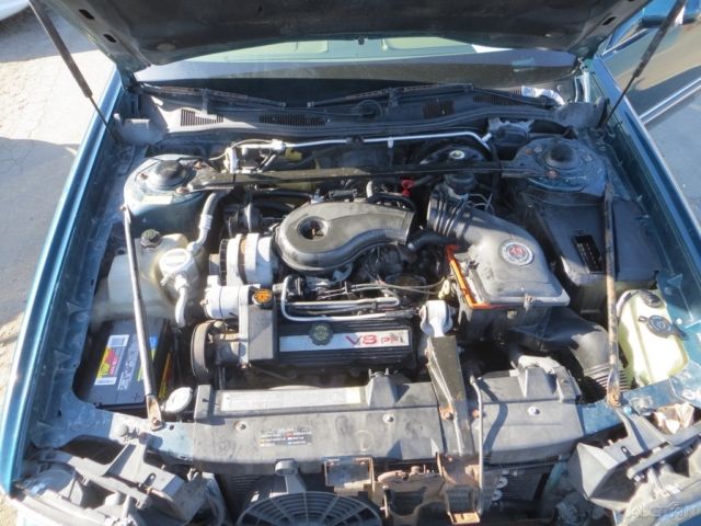 1994 Cadillac DeVille Base Sedan 4-Door - photo 8