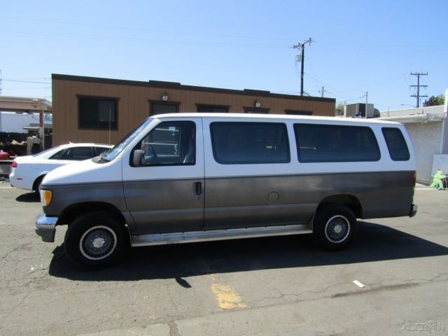 1994 Ford E-Series Van XLT - photo 2