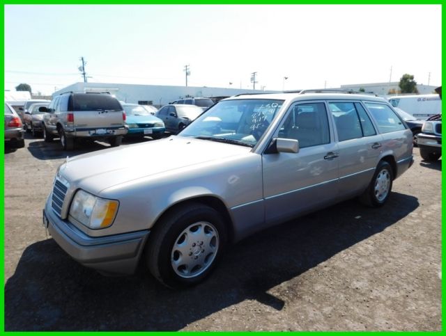 C 1994 Mercedes-Benz E320 Used 3.2L I6 24V Automatic Wagon NO RESERVE 1994 Mercedes-Benz E-Class E320 (STD is Estimated)