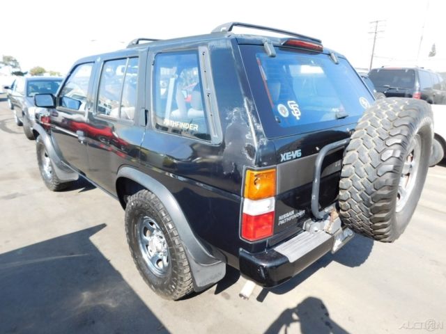 1994 Nissan Pathfinder XE - photo 2