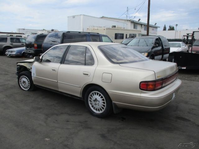 1994 Toyota Camry LE V6 - photo 4