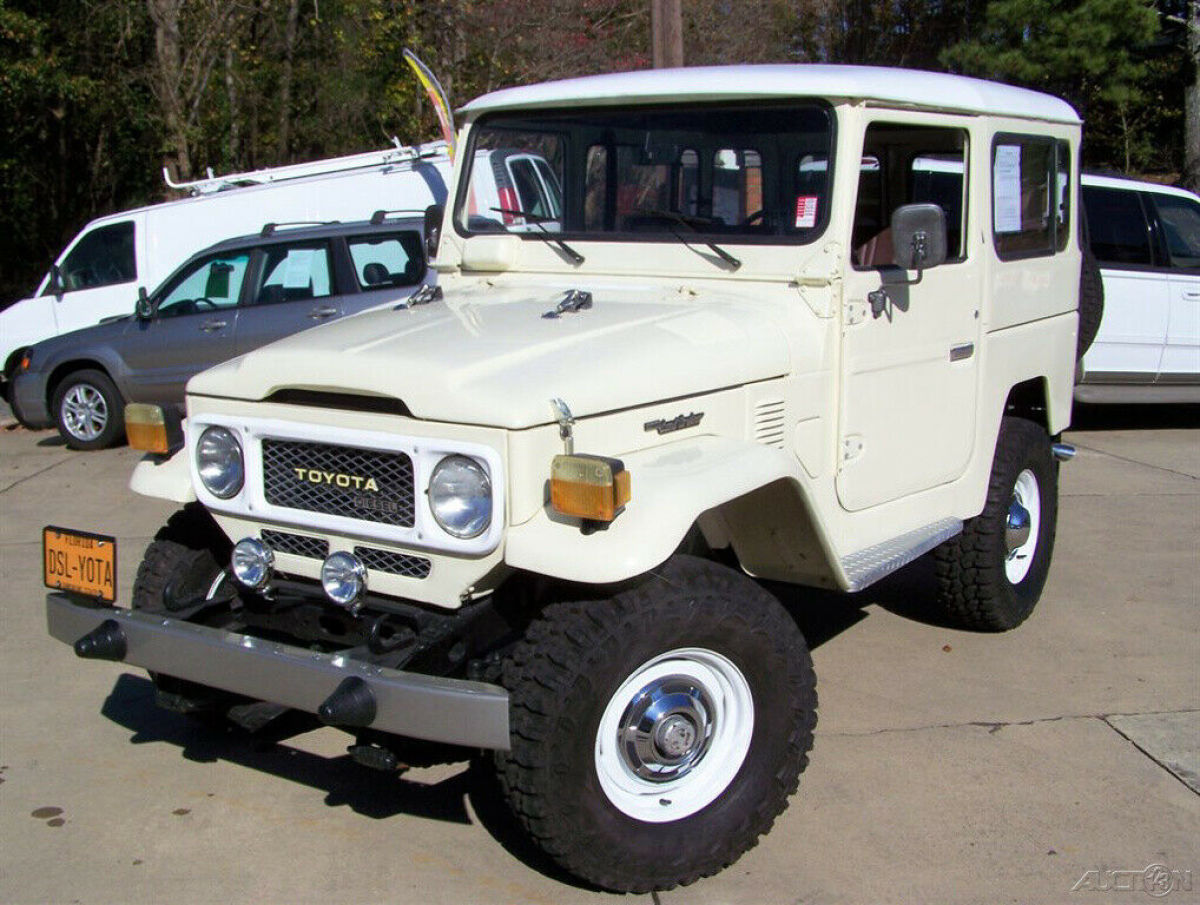 C *VIDEO* CRUISER DRIVER 4WD TAN 31s REAR JUMP SEATS COMP 2 FJ40 J40 J50 J60 J70 1977 Toyota Land Cruiser BJ40 3.0L DIESEL 4X4 4-SPEED HARDTOP BARN DOORS WAGON
