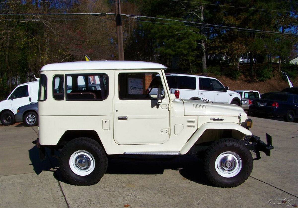 1977 Toyota Land Cruiser BJ40 3.0L DIESEL 4X4 4-SPEED HARDTOP BARN DOORS WAGON - photo 6