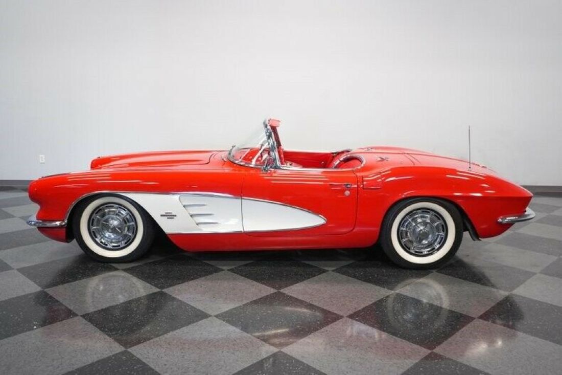 1961 Chevrolet Corvette Convertible - photo 8
