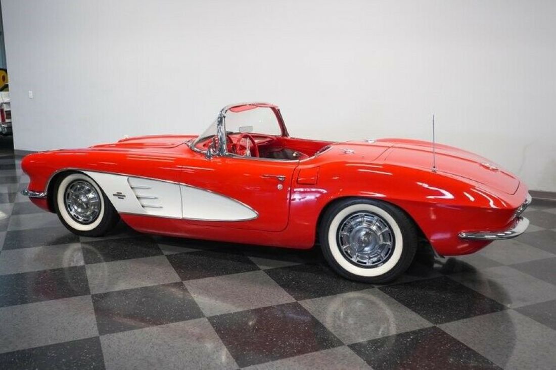 1961 Chevrolet Corvette Convertible - photo 9