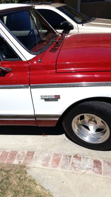 C10 project truck Cheyenne with all the parts, with new still in crate engine 1971 Chevrolet C-10 Red and white