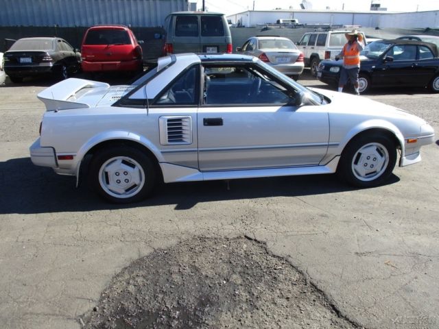 1987 Toyota MR2 GT Coupe 2-Door - photo 4