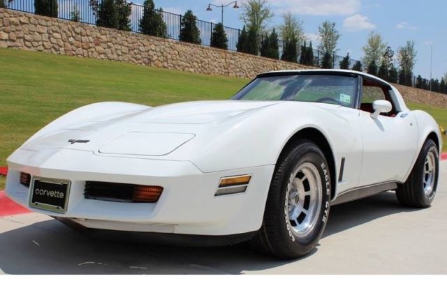 C3 STINGRAY C2 C4 CLASSIC CAR OLD SCHOOL ANTIQUE RESTOMOD MUSCLE CAR 1980 Chevrolet Corvette L-82 V8 350 Engine C3 T-TOPS