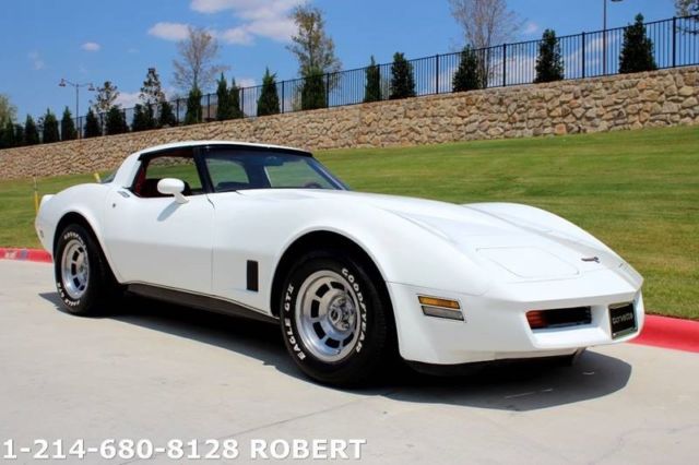 1980 Chevrolet Corvette L-82 V8 350 Engine C3 T-TOPS - photo 2