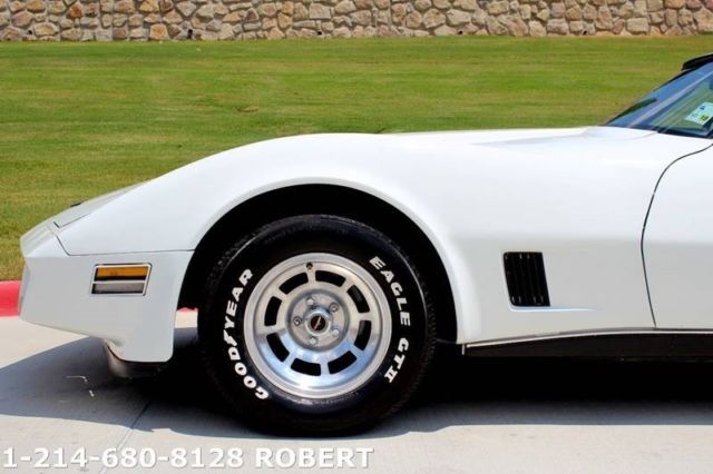 1980 Chevrolet Corvette L-82 V8 350 Engine C3 T-TOPS - photo 8