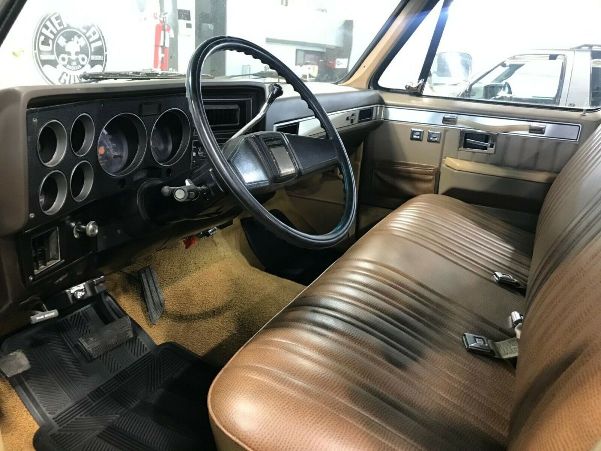 1985 Chevrolet Silverado 3500 SILVERADO - photo 7
