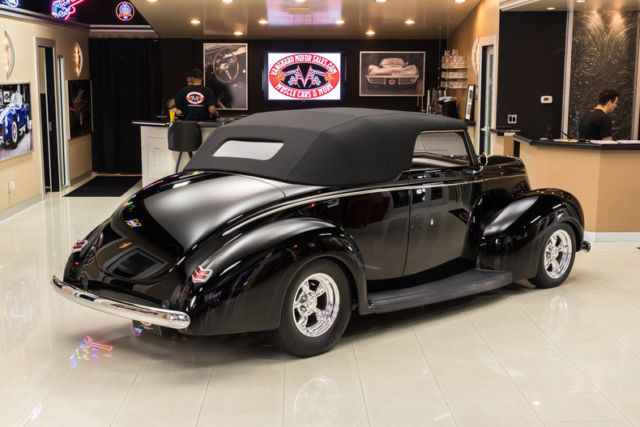 1940 Ford Deluxe Cabriolet Street Rod - photo 12