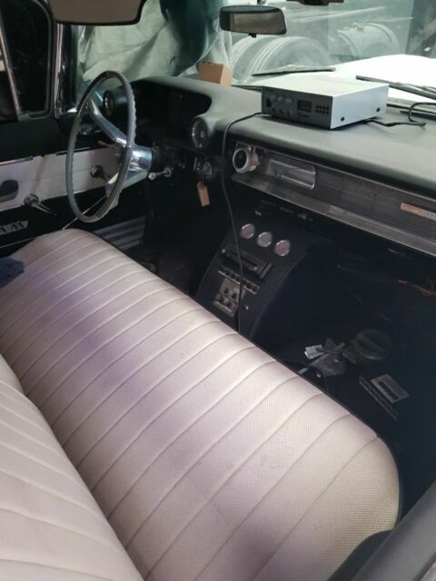 1960 Cadillac Fleetwood miller meteor ambulance hearse - photo 13
