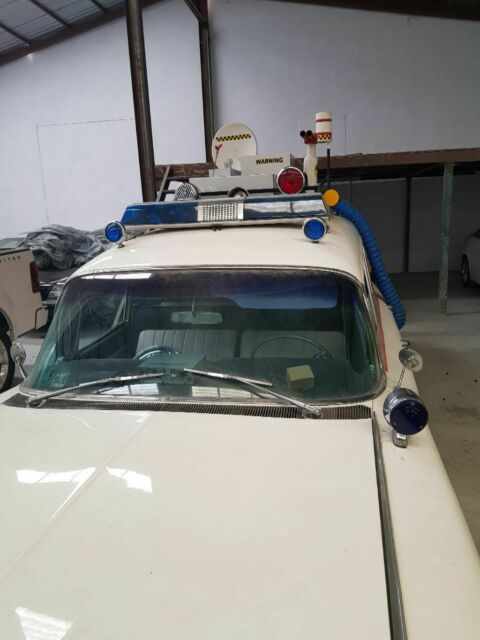 1960 Cadillac Fleetwood miller meteor ambulance hearse - photo 2