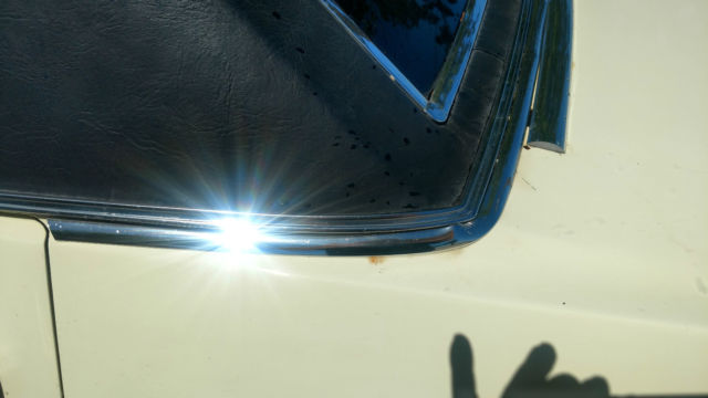 1965 Cadillac DeVille sedan - photo 2