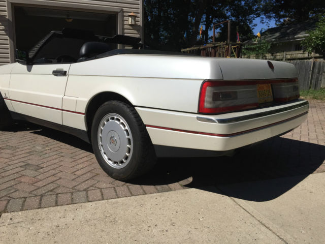 1990 Cadillac Allante Base Convertible 2-Door - photo 3