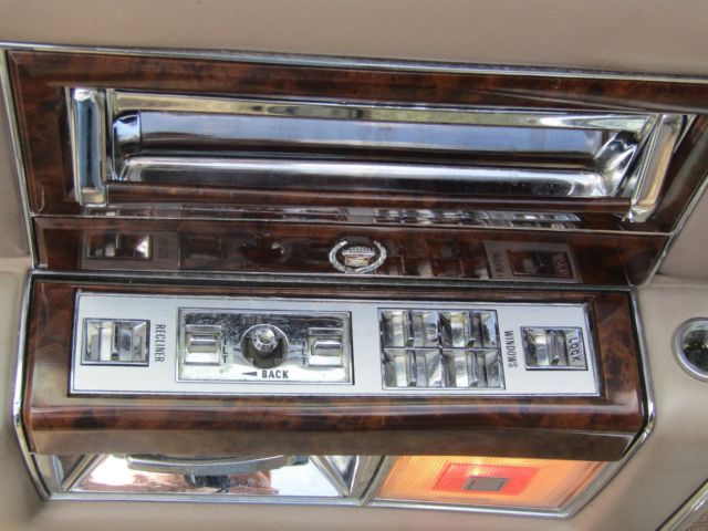 1990 Cadillac Brougham Brougham D'Elagance - photo 12