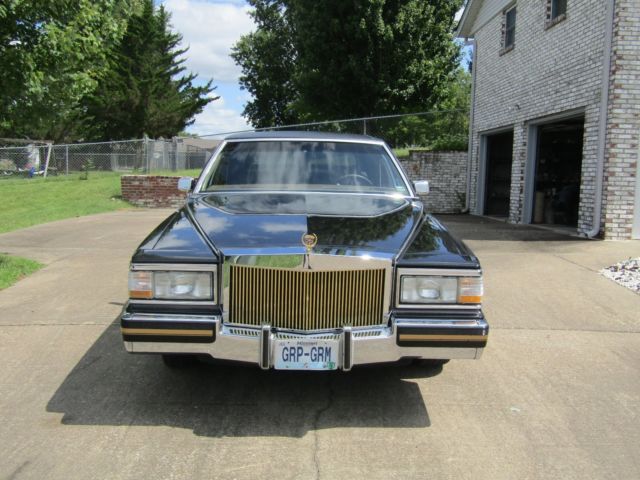1990 Cadillac Brougham Brougham D'Elagance - photo 2