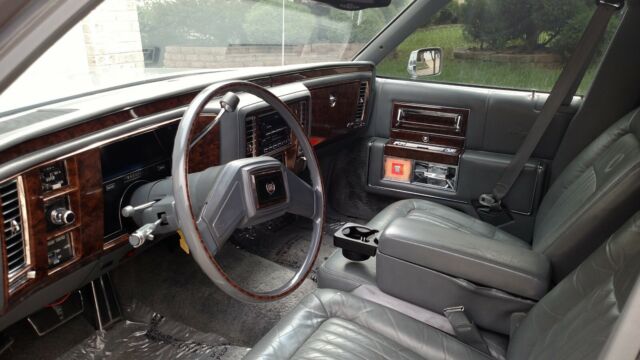 1990 Cadillac Brougham LEATHER - photo 2