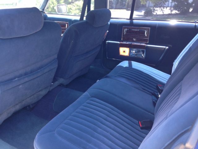 1992 Cadillac Brougham Superior custom limousine conversion - photo 6