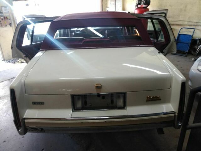 1990 Cadillac DeVille - photo 2