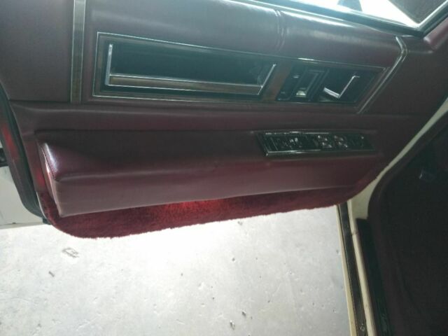 1990 Cadillac DeVille - photo 7